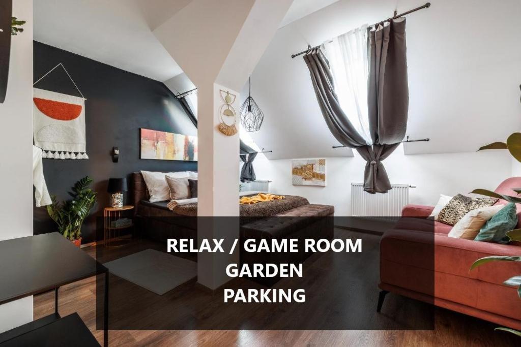 Spacious Flat & Parking Possibility, 3 Stops To Wenceslav Square Прага Экстерьер фото