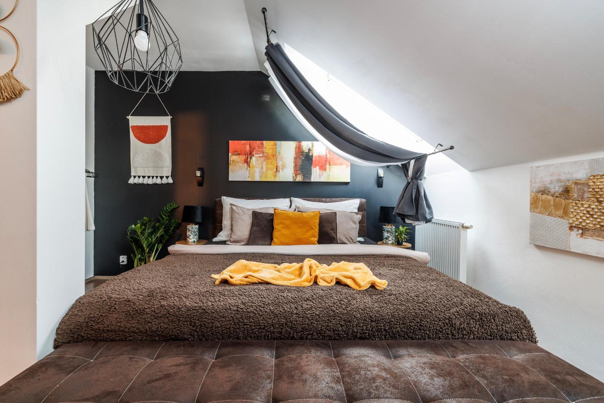 Spacious Flat & Parking Possibility, 3 Stops To Wenceslav Square Прага Экстерьер фото